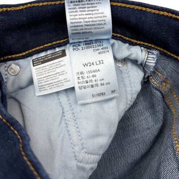 Levi's 724 High Rise Slim Straight Jean Women's Size 24 x 32 - Picture 6 of 10